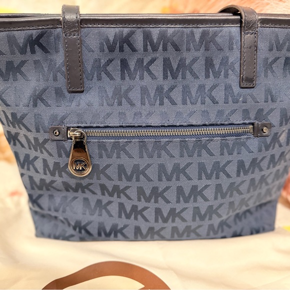 Michael Kors Jet Set Signature canvas tote bag in navy blue with dust bag - Picture 3 of 15